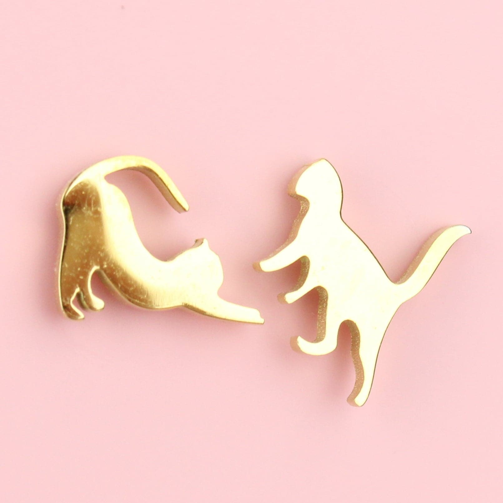 Big Stretch Cat Stud Earrings (Gold Plated)