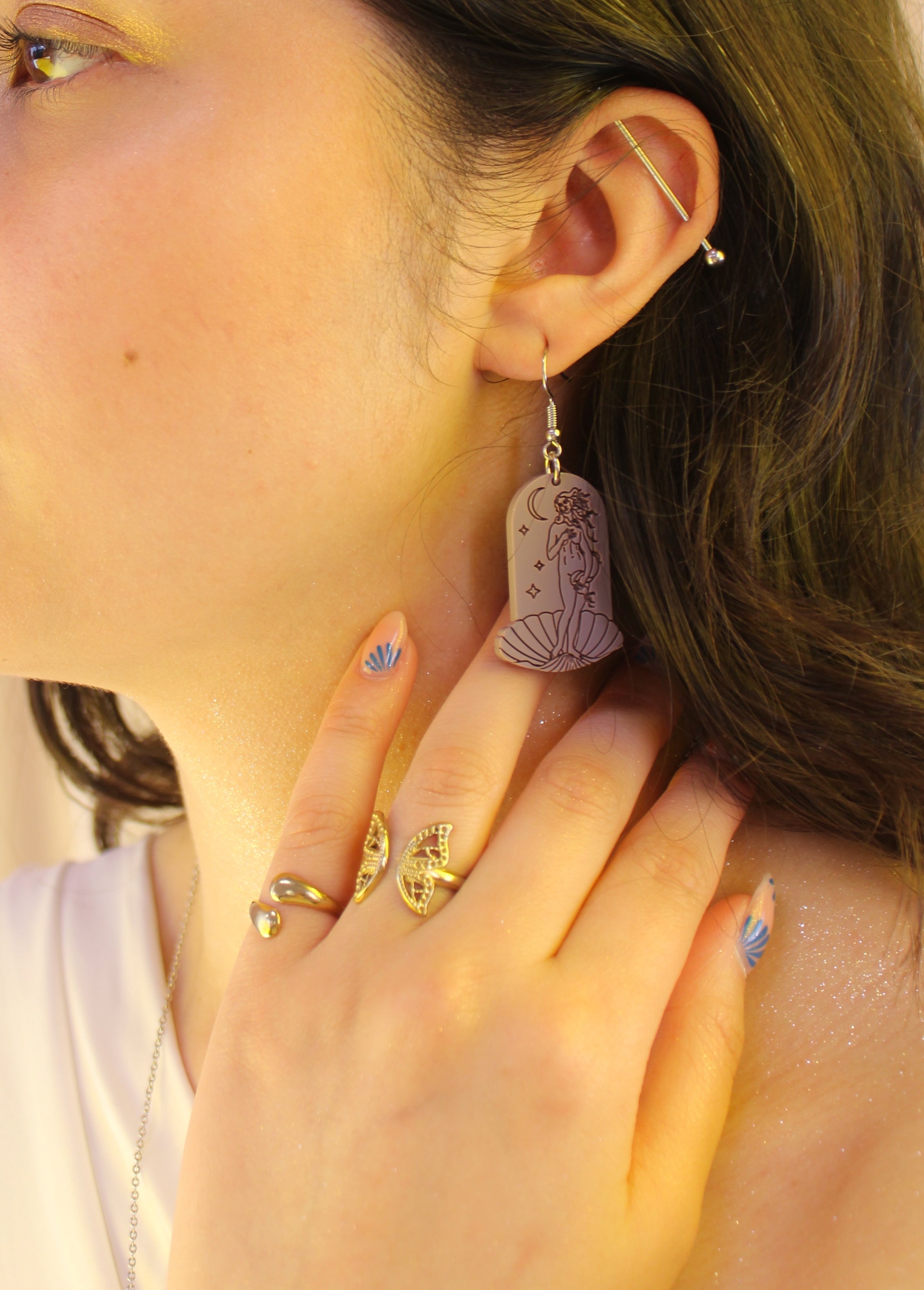 Birth of Venus Arch Earrings - Lavender