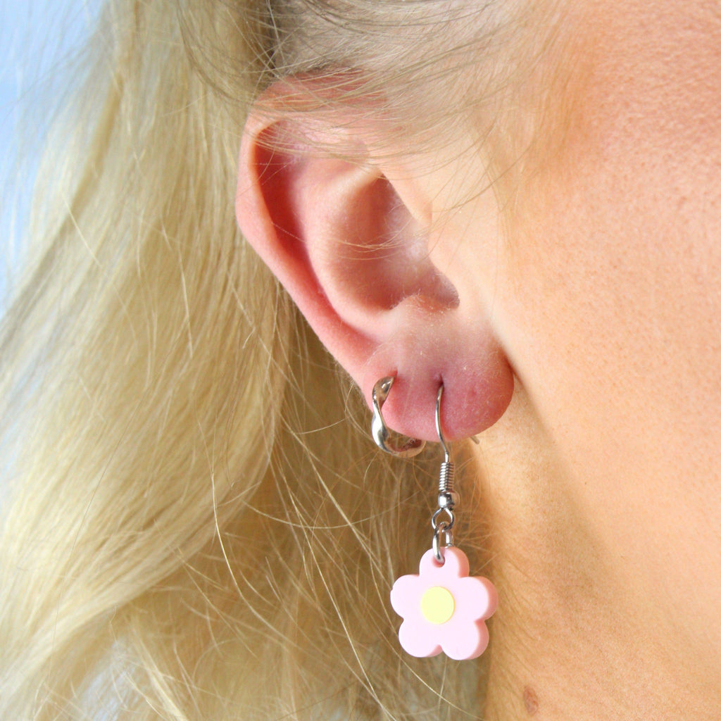 Blooming Botanicals Flower Earrings (Pink)