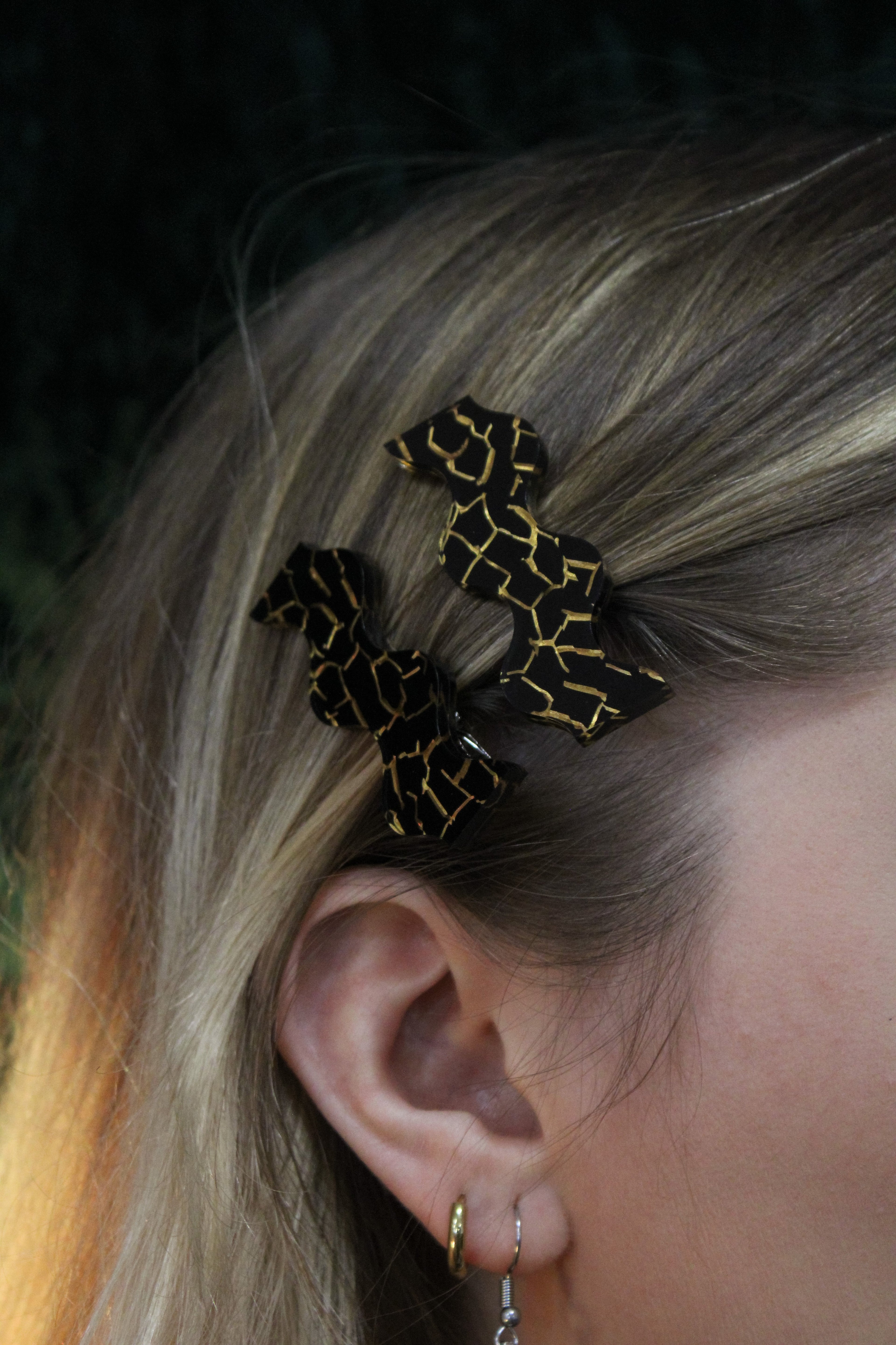 Black and Gold Wavy Hair Clips