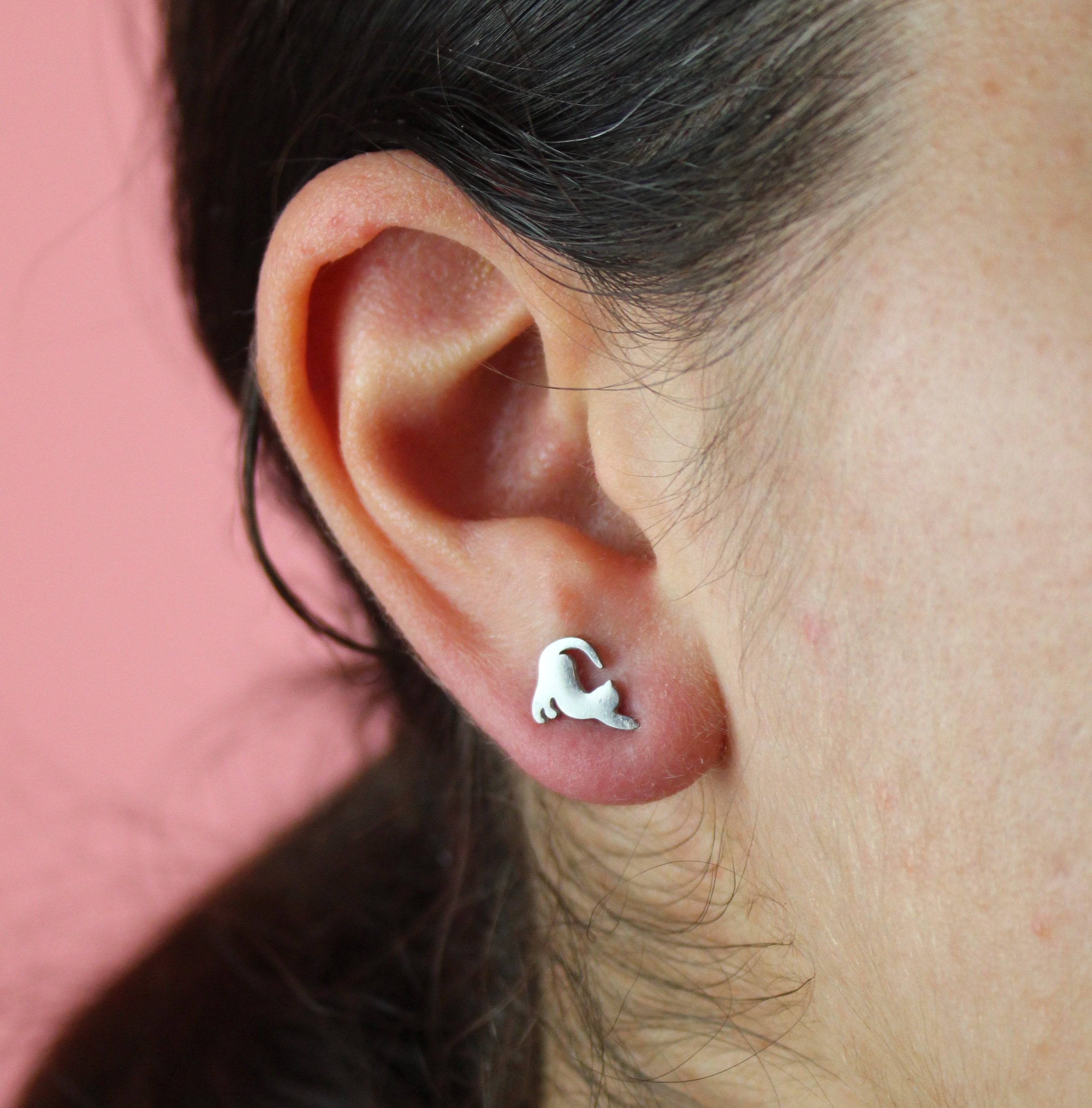 Big Stretch Cat Stud Earrings